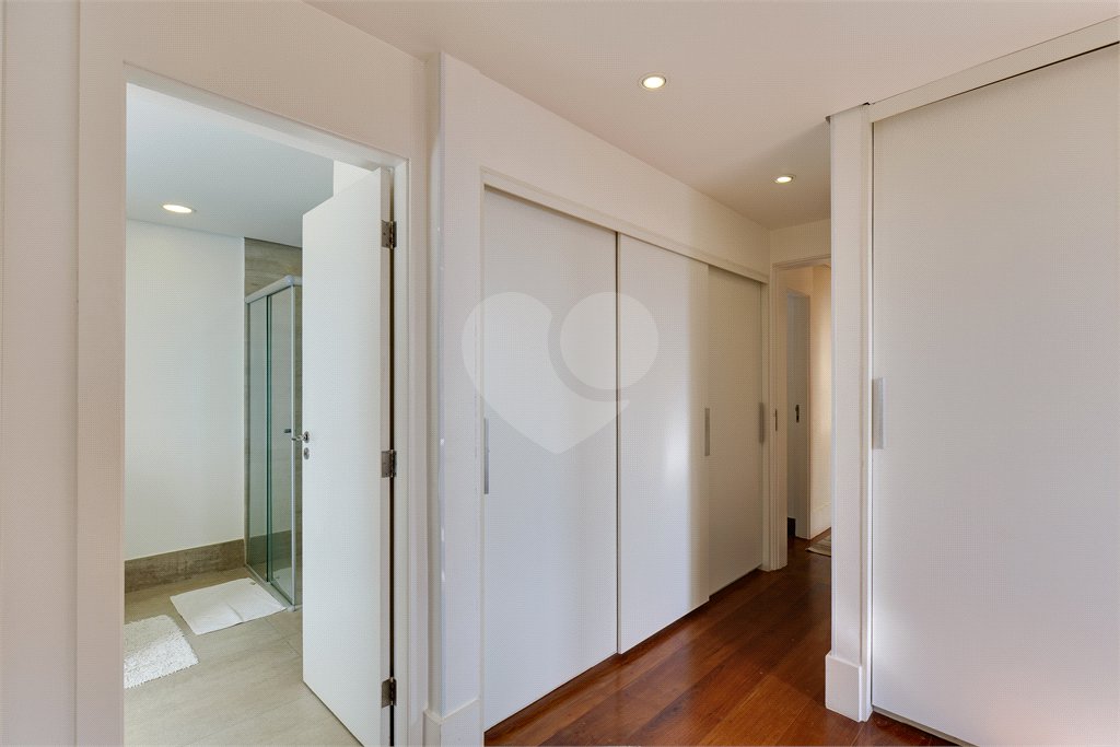 Apartamento à venda com 3 quartos, sendo 2 suítes,  em Alto da Boa Vista, São Paulo, SP