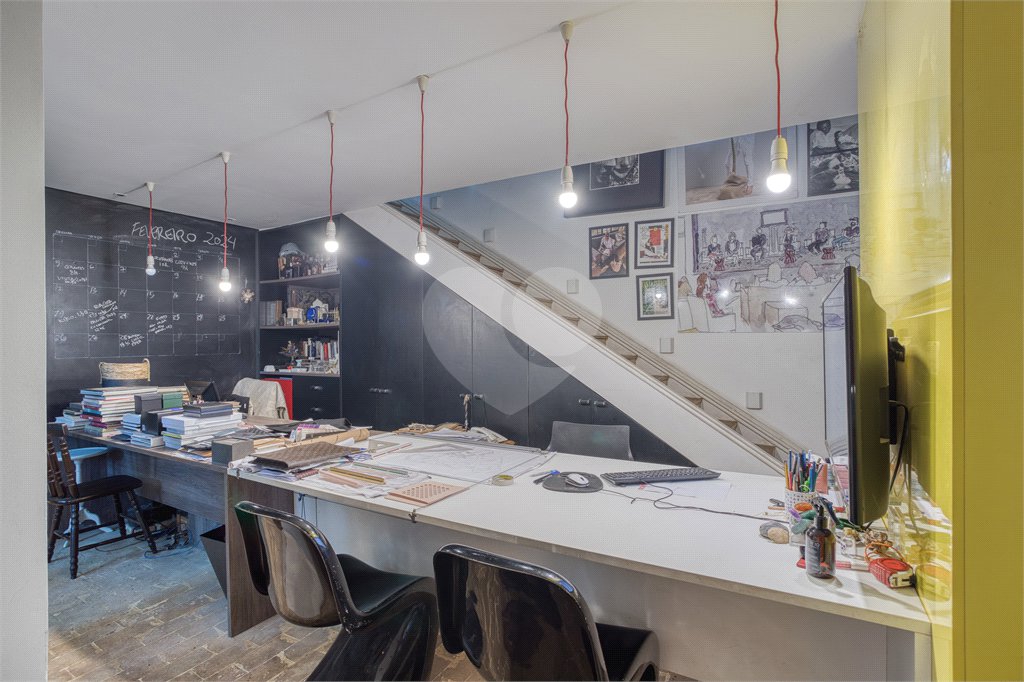 Casa à venda com 4 quartos, sendo 2 suítes, em Alto da Boa Vista, São Paulo, SP