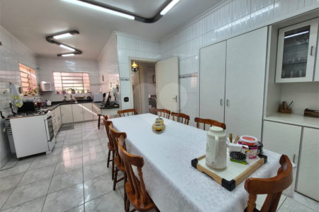 Sobrado à venda com 3 quartos, sendo 1 suíte,  em Jardim Bonfiglioli, São Paulo, SP