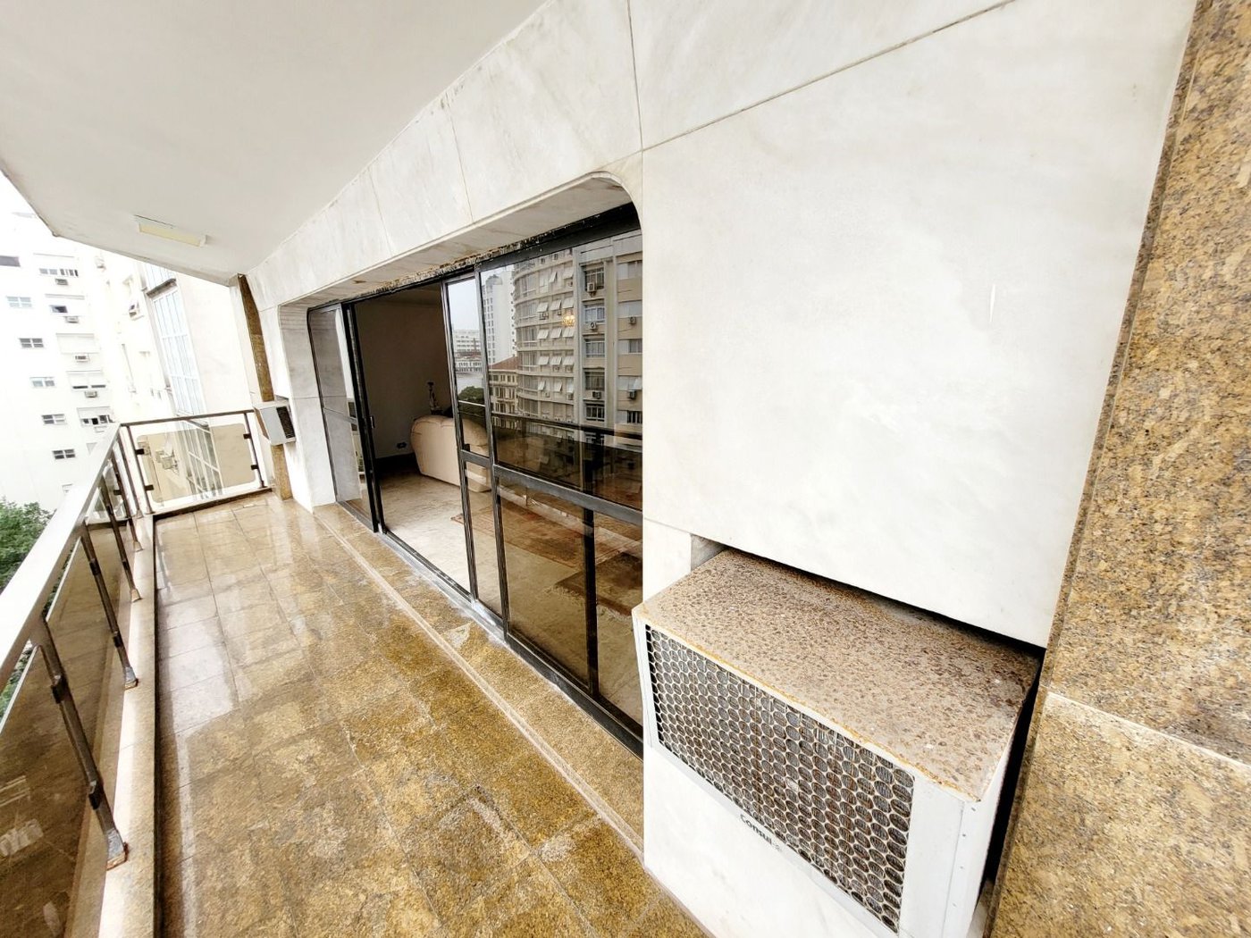 Apartamento próximo da praia com 4 dormitórios à venda, 257 m² por R$ 2.200.000 - Gonzaga - Santos/SP