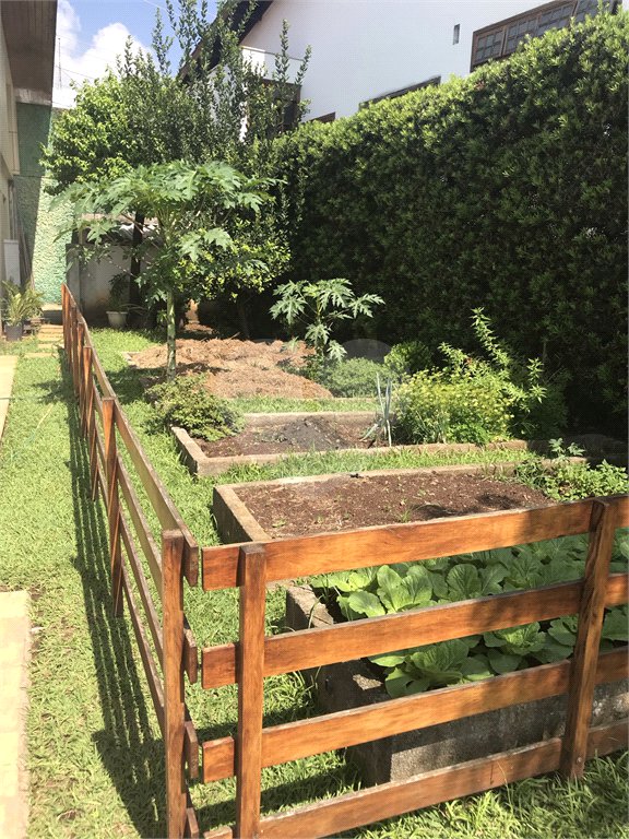Sobrado à venda com 5 quartos, sendo 1 suíte, em Jardim São Bento, São Paulo, SP