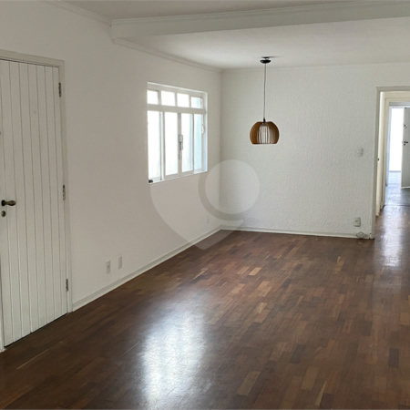 Sobrado à venda com 3 quartos, sendo 1 suíte, em Brooklin Velho, São Paulo, SP