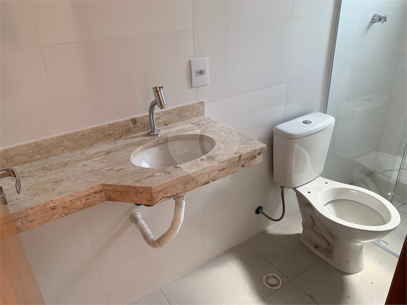 Casa à venda com 2 suítes no condomínio Residencial Napoles, São Paulo - SP