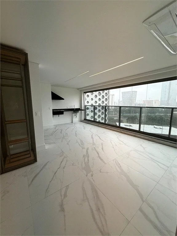 Apartamento para alugar com 4 suítes em Jardim Fonte do Morumbi, São Paulo, SP