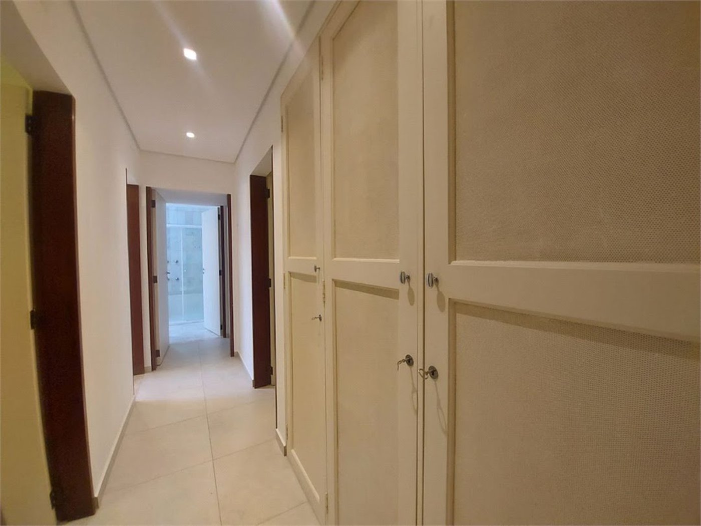 Apartamento com 4 dormitórios à venda, 120 m² por R$ 700.000,00 - Pitangueiras - Guarujá/SP