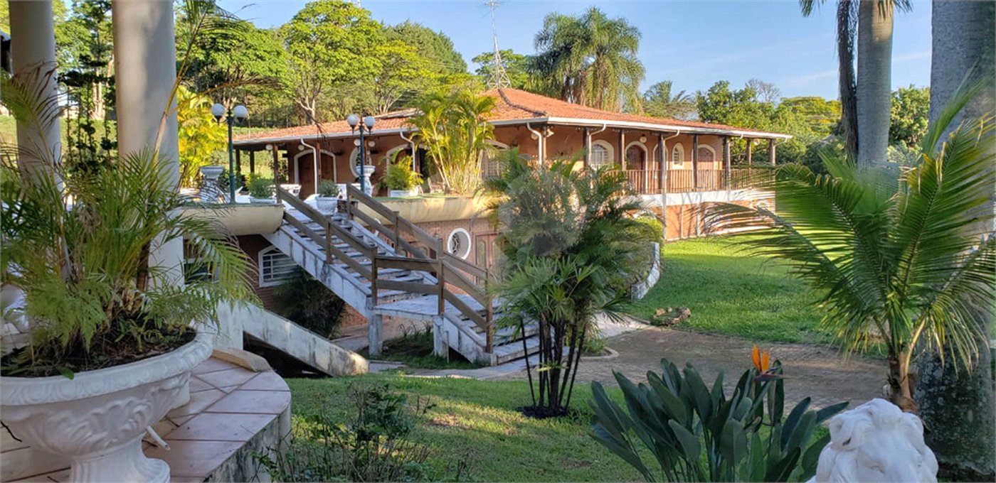 Casa à venda com 4 suítes no condomínio Vale do Itamaraca, Valinhos - SP
