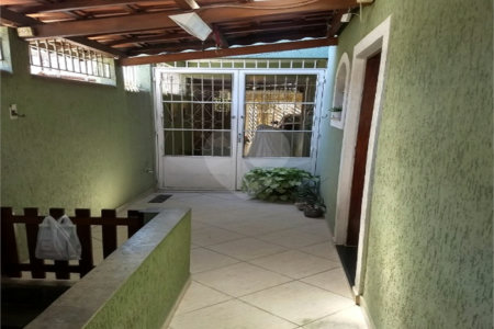Casa à venda com 3 quartos, sendo 1 suíte, em Vila Galvão, Guarulhos, SP