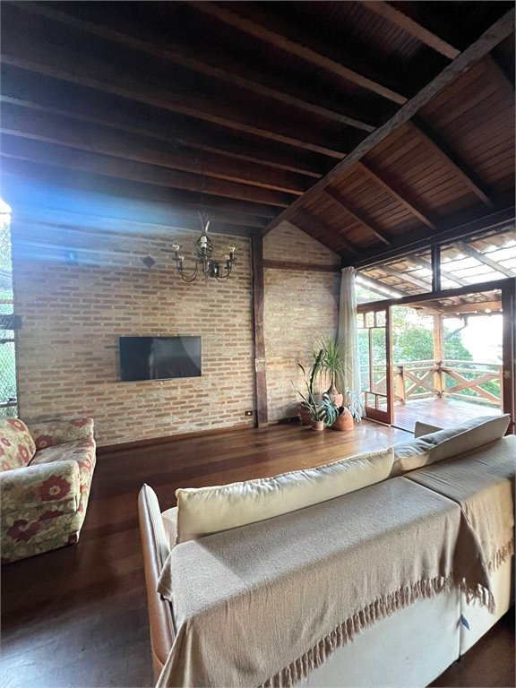 Casa à venda com 3 quartos, sendo 1 suíte,  no condomínio Alpes da Cantareira, Mairiporã - SP