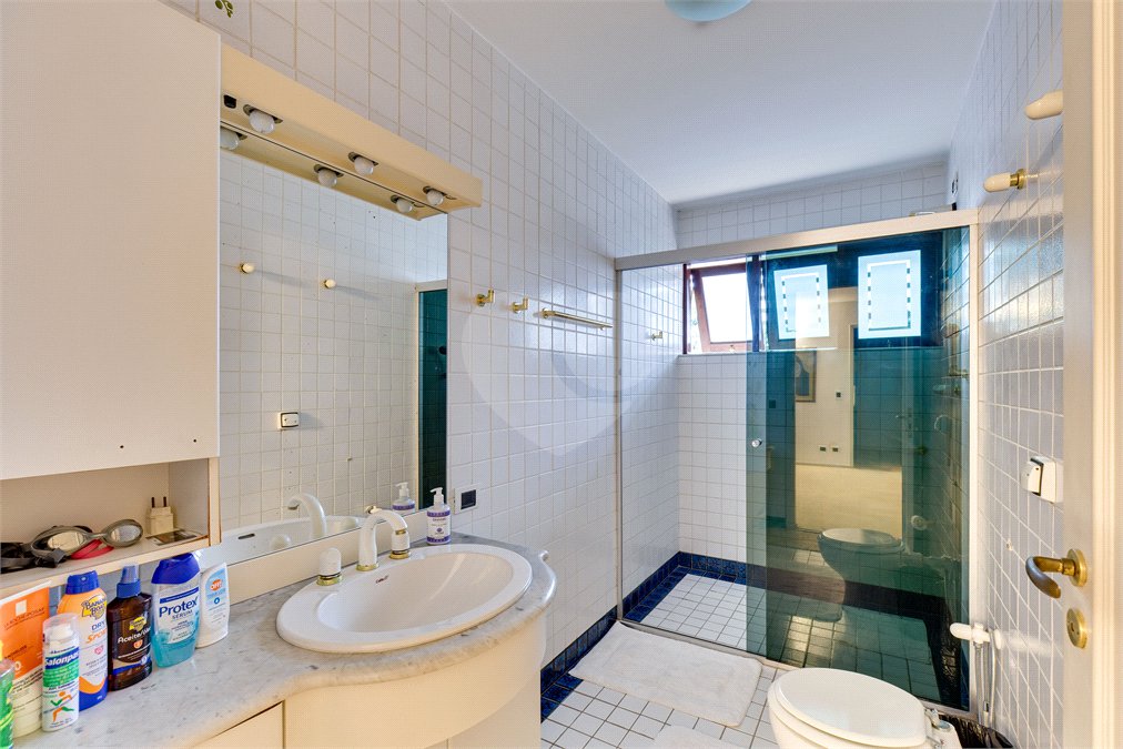 Sobrado à venda com 3 quartos, sendo 2 suítes,  em Alto da Boa Vista, São Paulo, SP