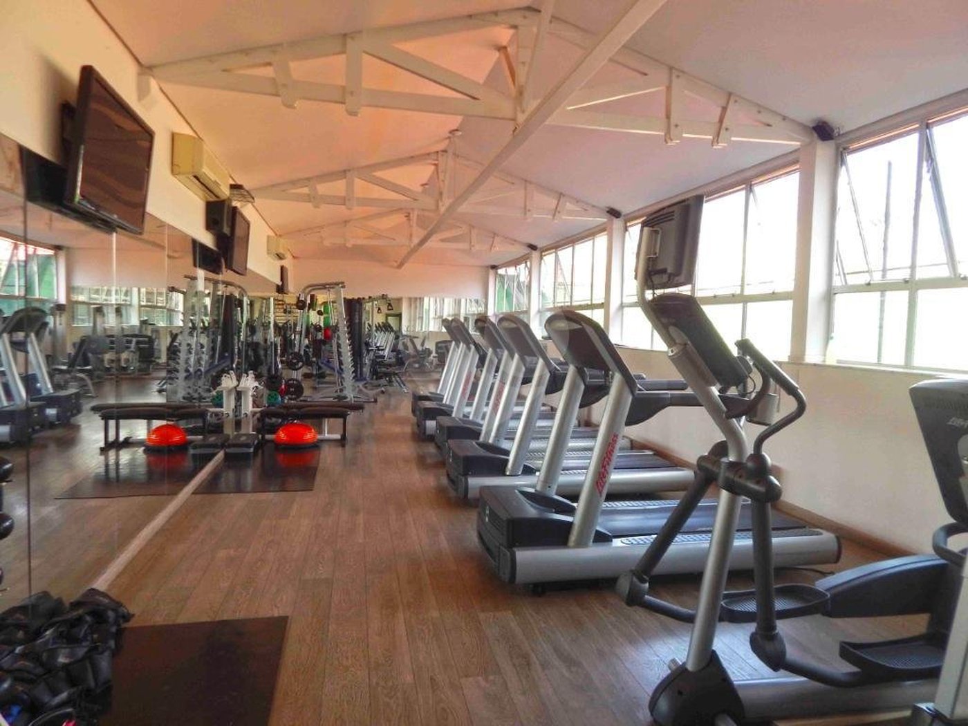 Apartamento à venda com 4 suítes em Jardim Marajoara, São Paulo, SP