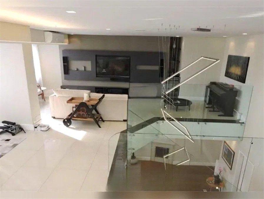 Cobertura para alugar com 4 quartos, sendo 3 suítes, em Vila Morse, São Paulo, SP