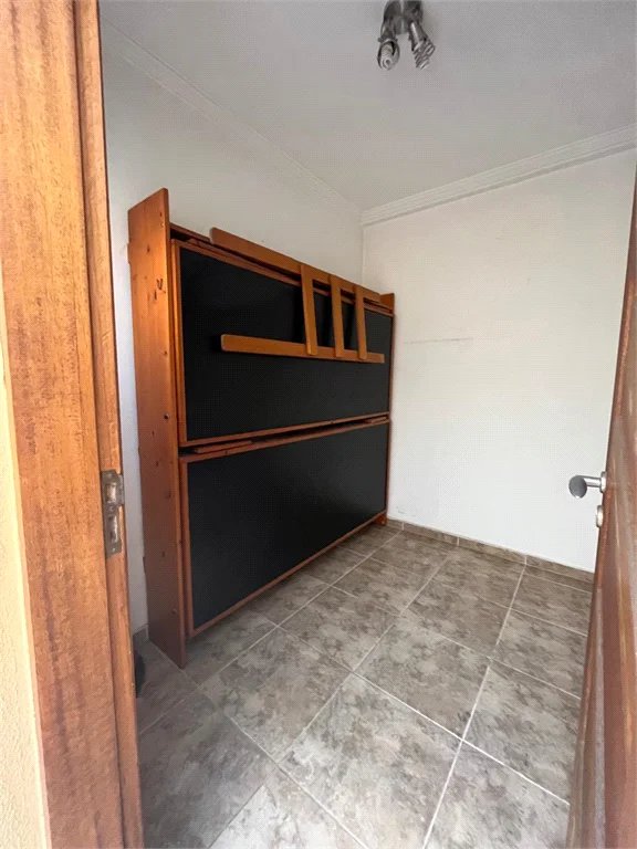 Sobrado à venda com 4 quartos, sendo 1 suíte, em Vila Cordeiro, São Paulo, SP