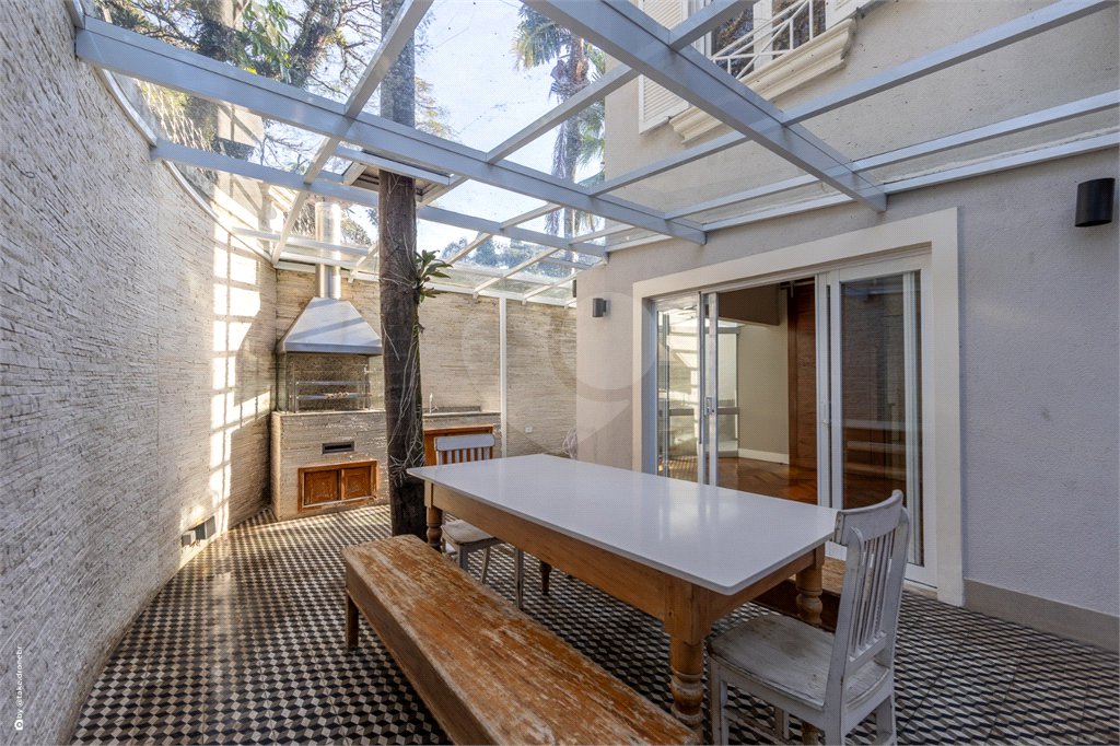 Casa à venda com 4 suítes no condomínio Saint Germain, São Paulo - SP