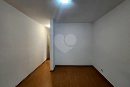 Casa à venda com 3 quartos, sendo 1 suíte,  em Jardim Celeste, São Paulo, SP