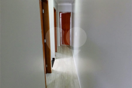 Sobrado à venda com 3 quartos, sendo 1 suíte,  em Parque Vitória, São Paulo, SP