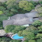 Casa à venda com 4 suítes no condomínio Alpes da Cantareira, Mairiporã - SP