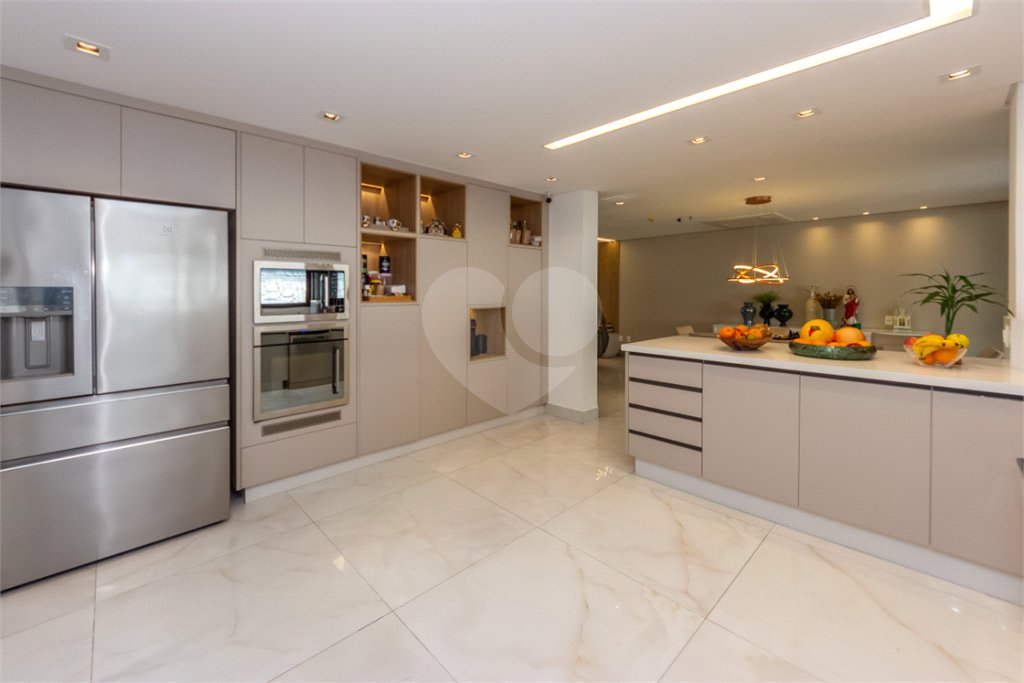 Casa à venda com 3 suítes no condomínio Reserva 8, São Paulo - SP