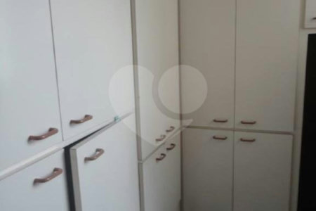 Apartamento à venda com 3 quartos, sendo 1 suíte, em Santa Cecília, São Paulo, SP