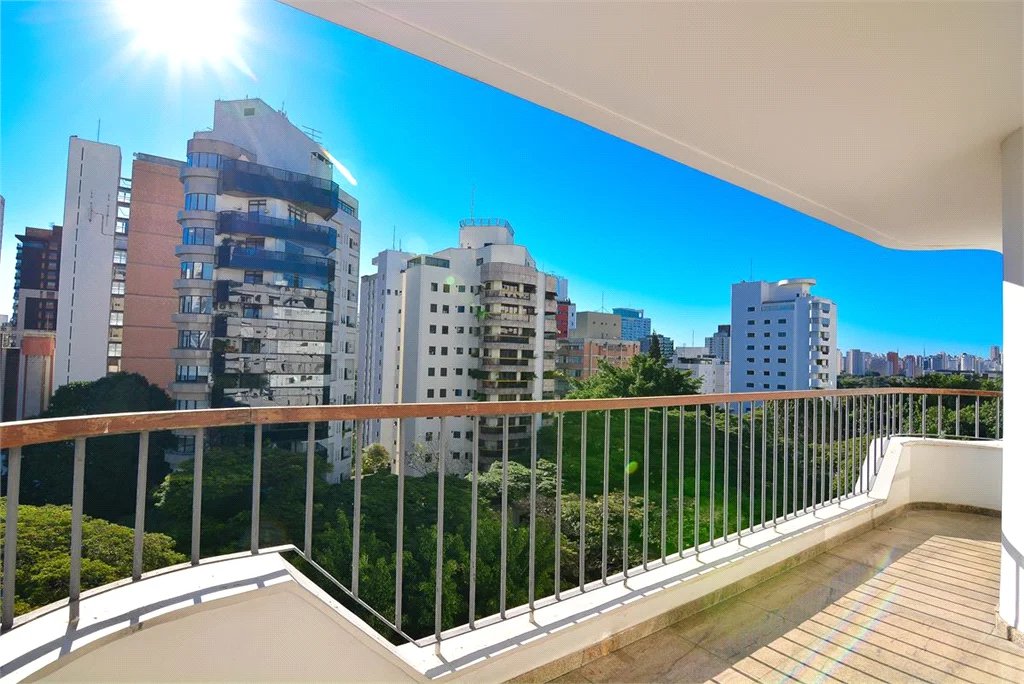 Apartamento à venda com 4 quartos, sendo 2 suítes, em Brooklin Paulista, São Paulo, SP