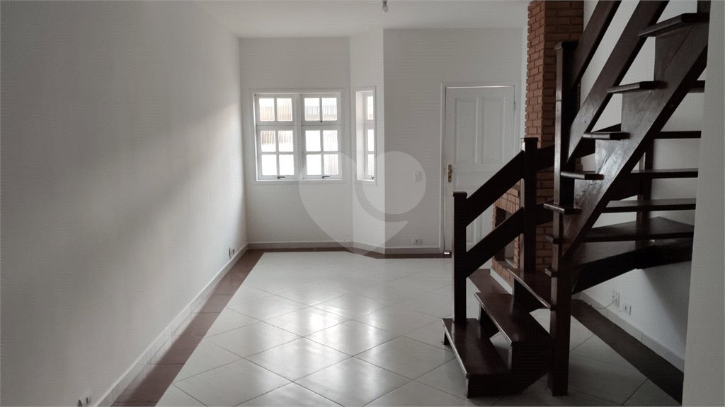Casa à venda com 2 suítes no condomínio Village Palmas, São Paulo - SP