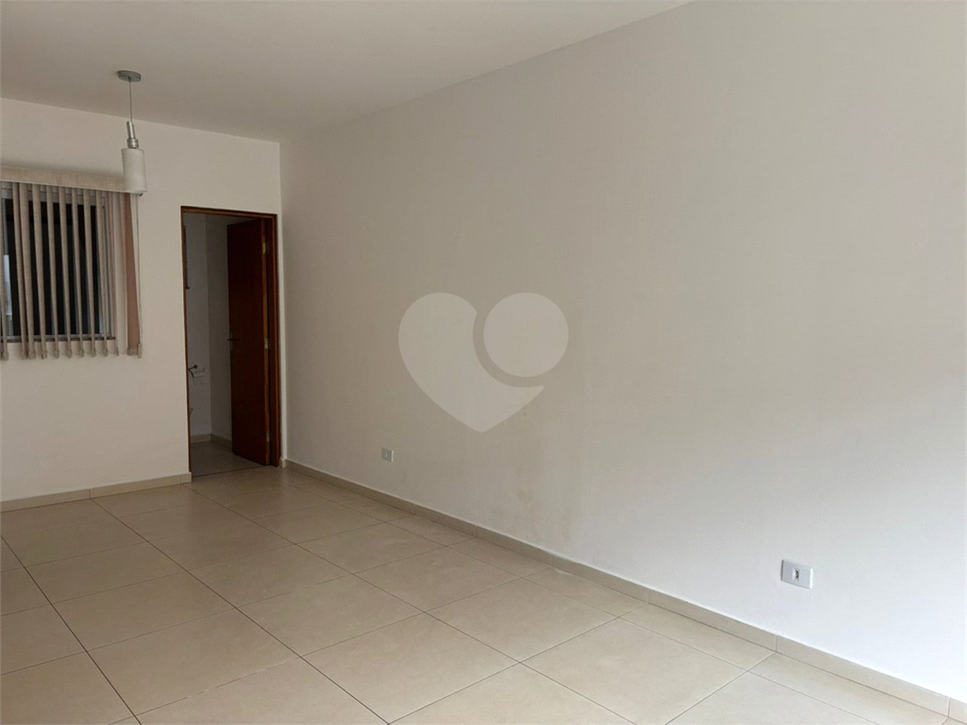 Casa em condomínio à venda com 3 quartos, sendo 1 suíte, em Jardim Estância Brasil, Atibaia, SP
