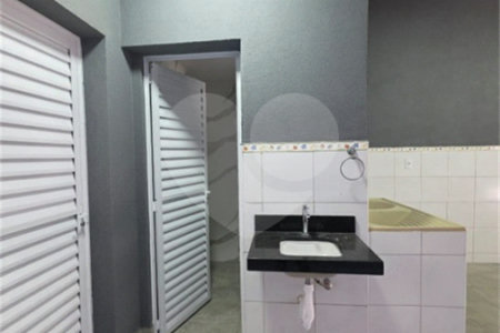 Casa à venda com 3 quartos, sendo 1 suíte, no condomínio Residencial Jardim das Palmeiras, Vinhedo - SP