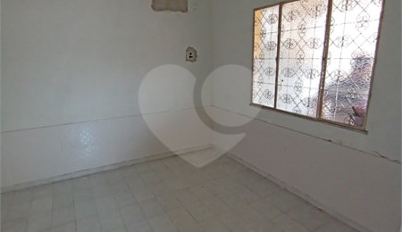 Casa à venda com 4 quartos em Campo Grande, Rio de Janeiro, RJ