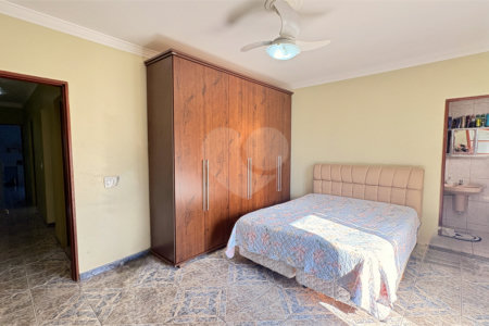 Sobrado à venda com 3 quartos, sendo 1 suíte, em Jardim São Guilherme, Sorocaba, SP
