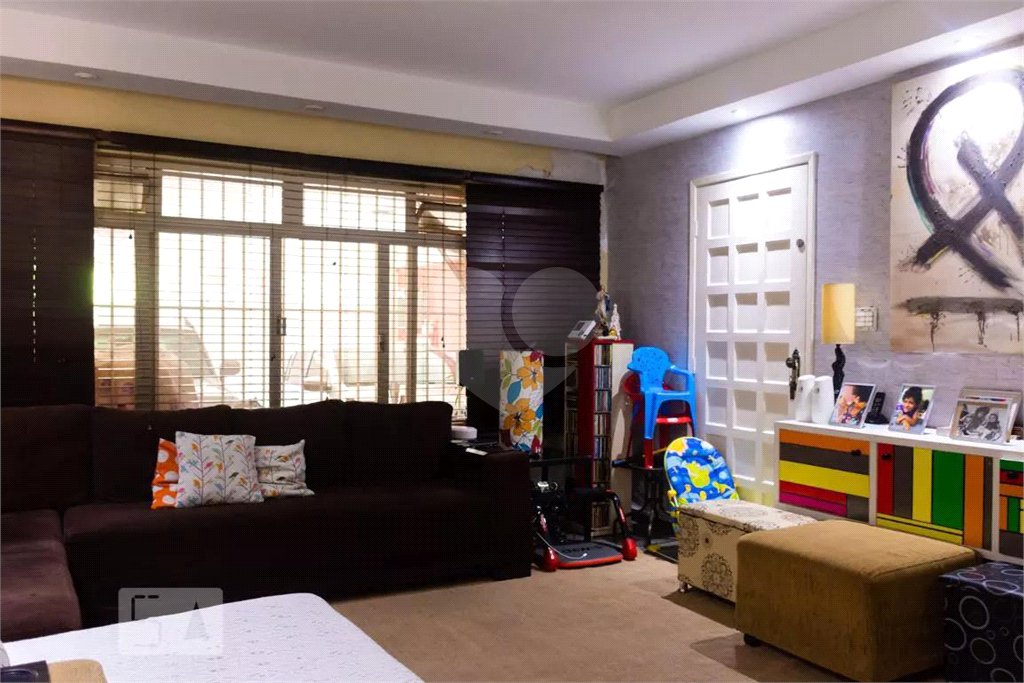 Casa à venda com 3 quartos, sendo 1 suíte, em Vila Universitária, São Paulo, SP