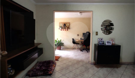 Casa à venda com 2 quartos, sendo 1 suíte,  em Vila Maria Alta, São Paulo, SP