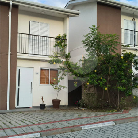 Casa à venda com 2 quartos no condomínio Faggion, Suzano - SP