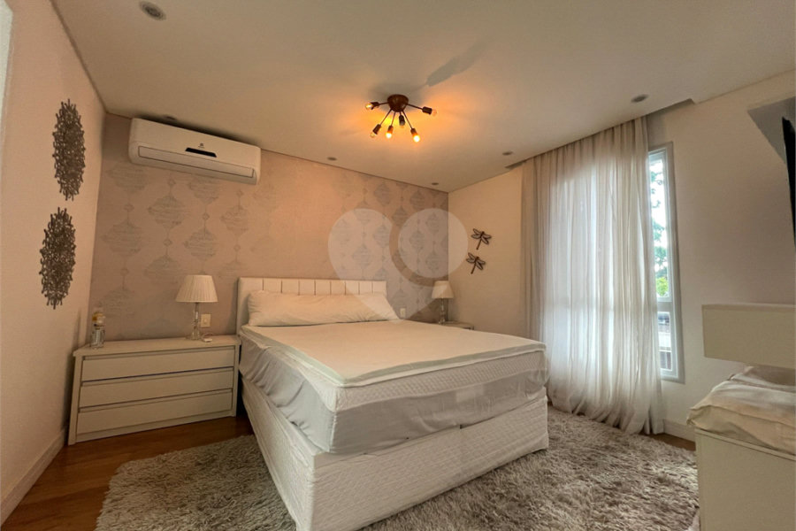 Casa à venda com 4 quartos, sendo 3 suítes,  no condomínio Domus, São Paulo - SP