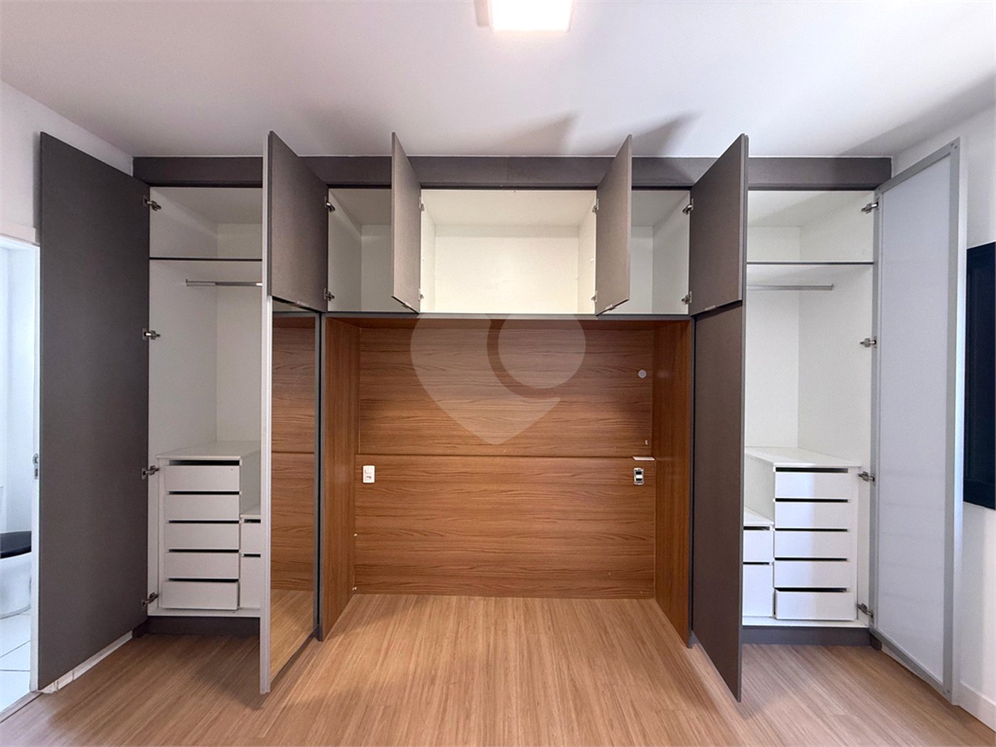 Apartamento à venda com 3 quartos, sendo 1 suíte, em Vista Alegre, Vinhedo, SP