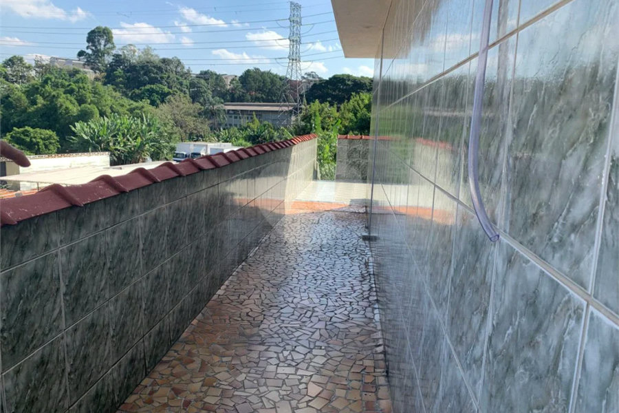 Sobrado à venda com 3 quartos em Jaraguá, São Paulo, SP
