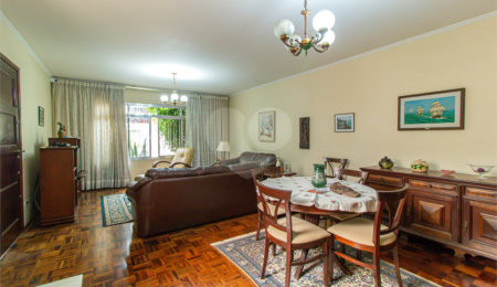 Casa à venda com 3 quartos, sendo 1 suíte,  em Chácara Santo Antônio, São Paulo, SP