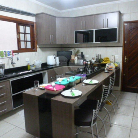 Sobrado à venda com 4 suítes em Vila Morse, São Paulo, SP