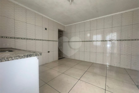 Sobrado à venda com 2 quartos em Vila Antonieta, São Paulo, SP