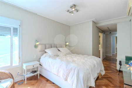 Casa à venda com 5 quartos, sendo 3 suítes, no condomínio Boulevard Saint Michael, São Paulo - SP