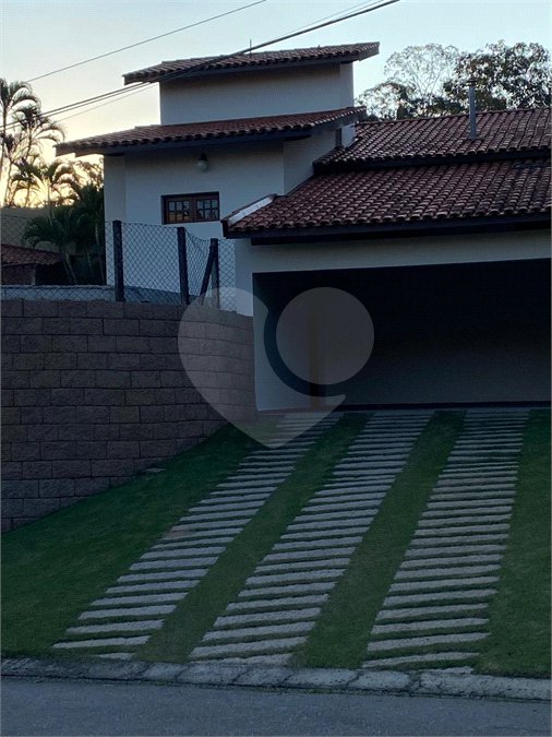 Casa à venda ou para alugar com 4 suítes no condomínio Estância Marambaia, Vinhedo - SP