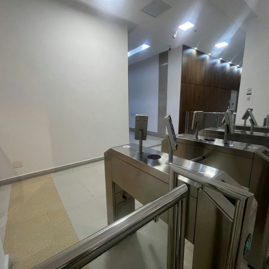 Sala Comercial para Locação Anual no Helbor Offices Santos | Moderna, Mobiliada e Pronta para Uso