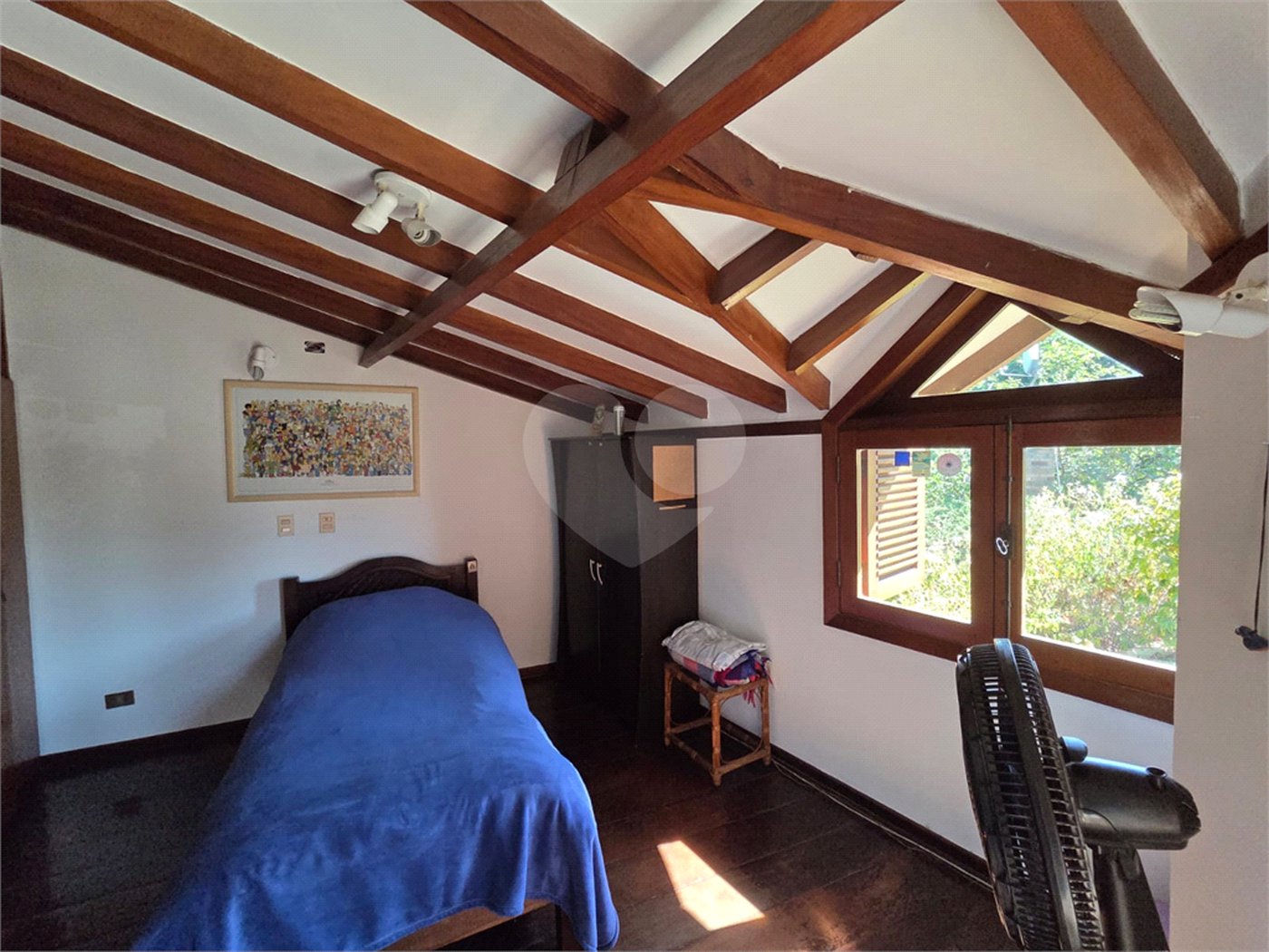Casa à venda com 4 quartos, sendo 2 suítes, em Cidade São Francisco, São Paulo, SP