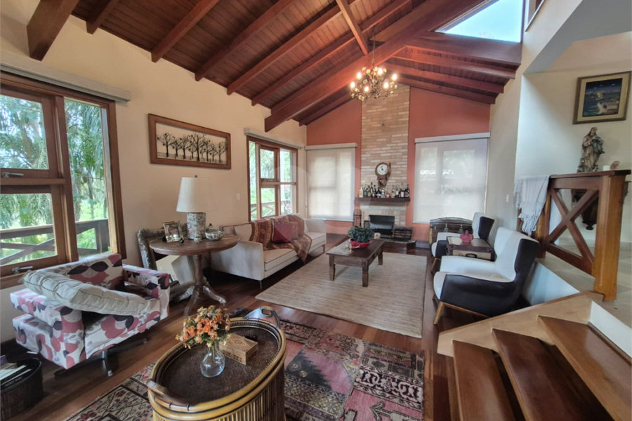 Casa à venda com 3 suítes no condomínio Sausalito, Mairiporã - SP
