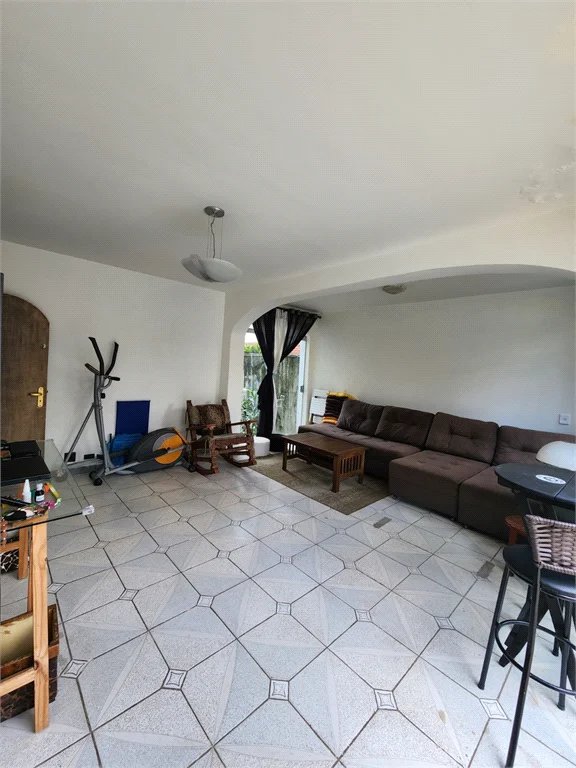 Sobrado à venda com 4 quartos, sendo 2 suítes, em Jardim Leonor, São Paulo, SP