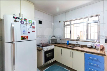 Sobrado à venda no Ipiranga de 140m² com 4 suítes e 3 vagas.