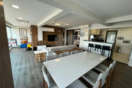 Apartamento à venda com 3 suítes em Campo Belo, São Paulo, SP