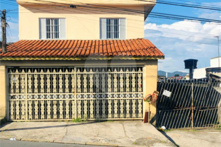 Casa à venda com 4 quartos, sendo 2 suítes,  em Vila Paulista, Mogi das Cruzes, SP