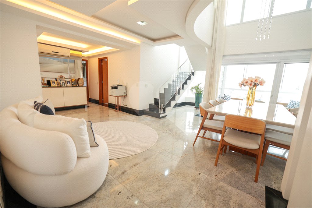 Apartamento à venda com 4 quartos, sendo 1 suíte,  em Vila Mariana, São Paulo, SP