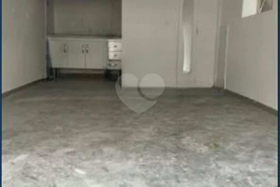 Casa à venda com 3 quartos em Carandiru, São Paulo, SP