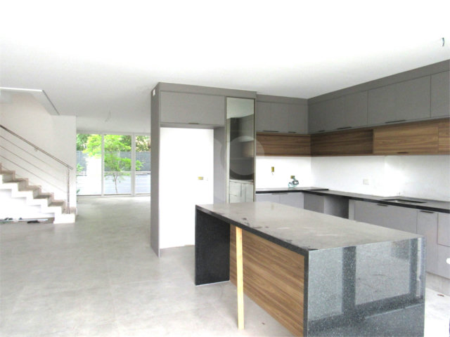 Casa à venda com 4 suítes no condomínio Premiere, São Paulo - SP