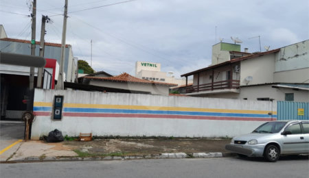 Casa à venda com 3 quartos, sendo 1 suíte,  em Residencial Burch, Louveira, SP